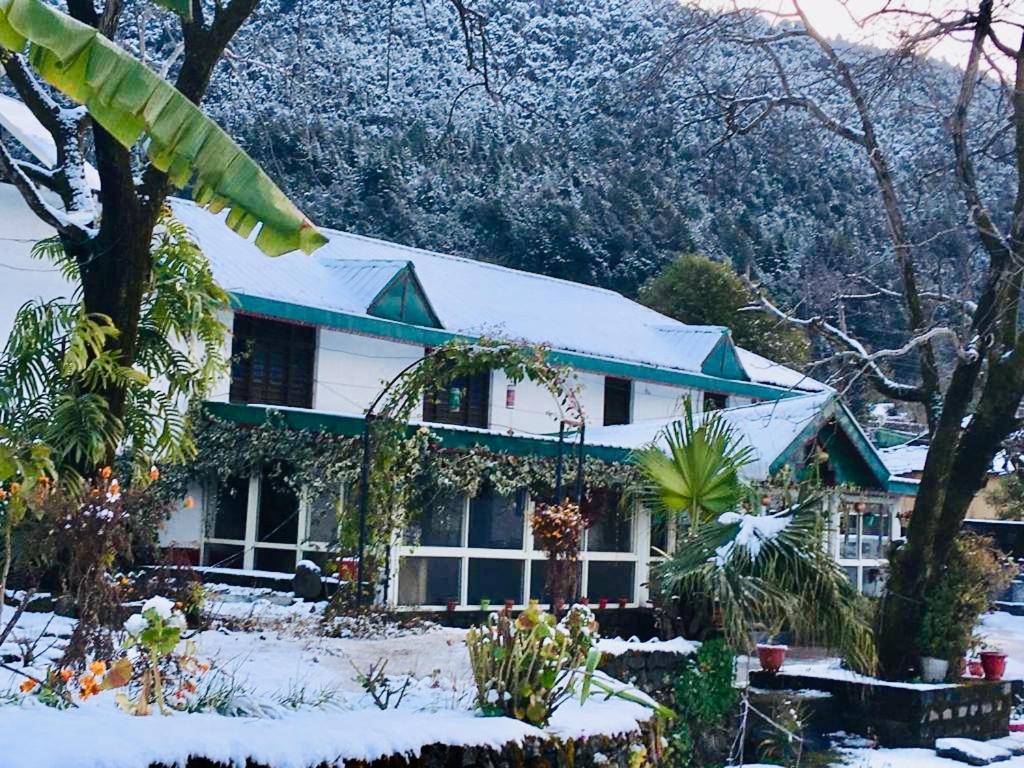 Tatva Bir Tents And Hotel Kangar Экстерьер фото